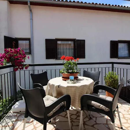 Apartment In Porec/istrien 36665 Porec